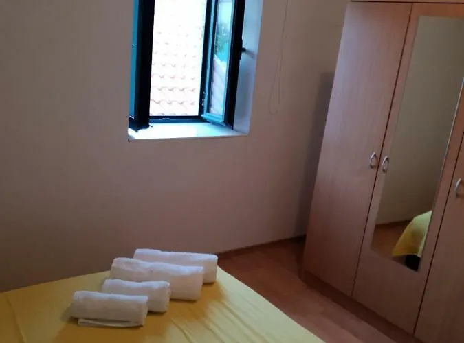 Apartment Vera By The Sea *