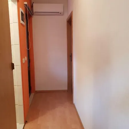 Апартаменты Vera By The Sea Оребич