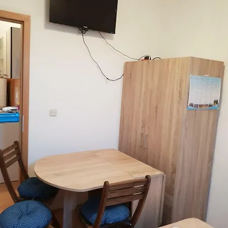 Vera By The Sea Апартаменты *